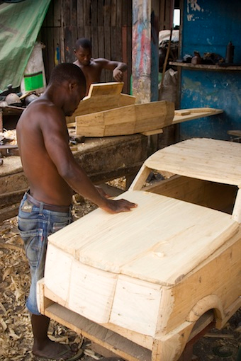 Illustration for article titled Die In Ghana, Get a $600 Car Coffin